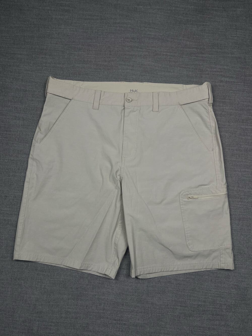 Huk Next Level Fishing Shorts Mens XL Beige Performance Cargo Utility